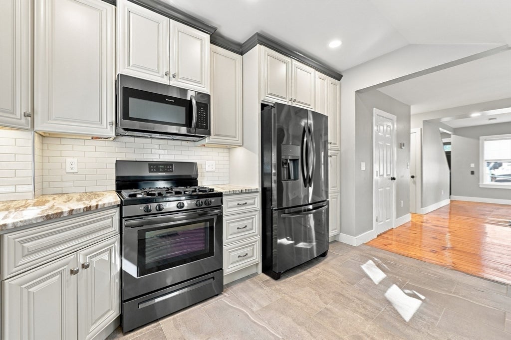 1 Lincoln Ct #1, Amesbury, MA Photo #6