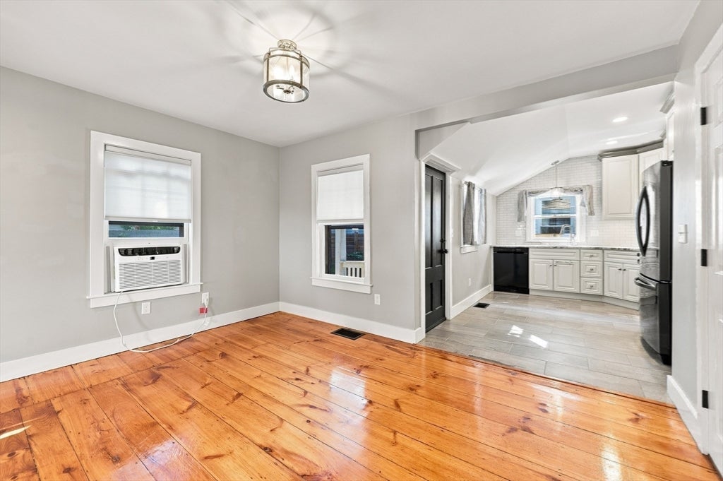 1 Lincoln Ct 1