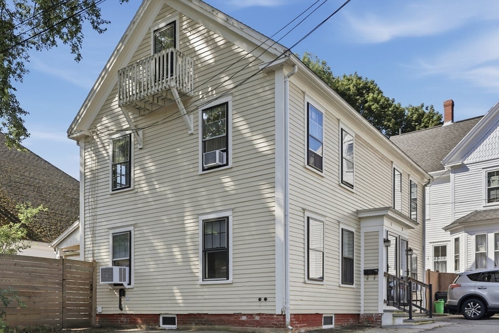 1 Lincoln Ct 1
