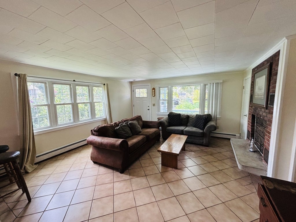 64 Hemlock Avenue, Narragansett, RI, 64 Hemlock Avenue, Narragansett, RI Photo #4