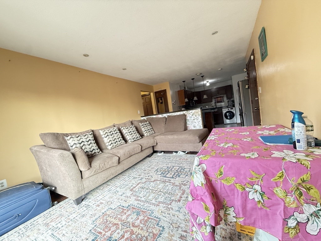 215 Washington Ave 9