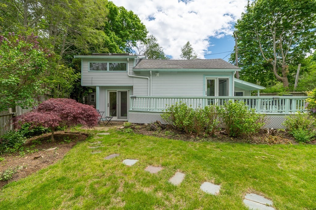 7 Lighthouse Way