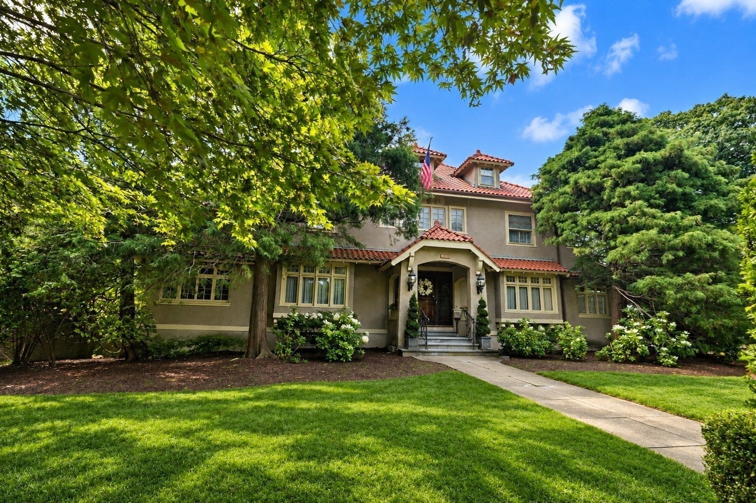 131 Fair Oaks Park