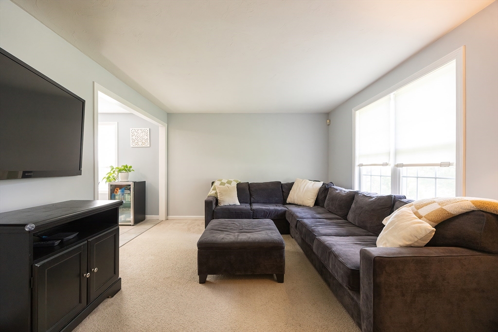 Plainville, Massachusetts 02762, United States, 2 Bedrooms Bedrooms, ,2 BathroomsBathrooms,Residential,Pending,152036