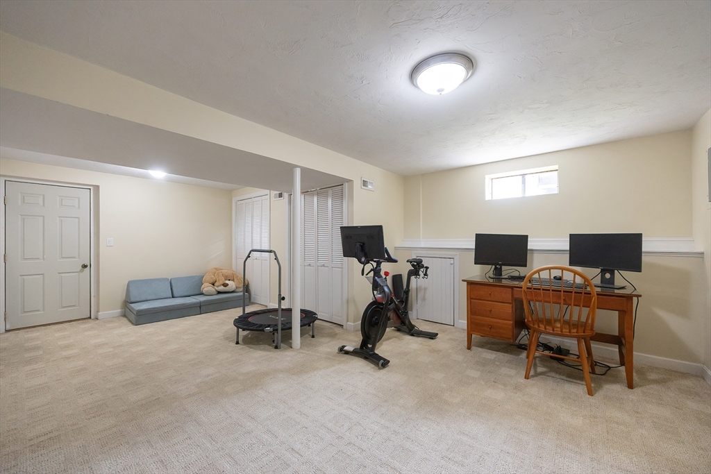 Plainville, Massachusetts 02762, United States, 2 Bedrooms Bedrooms, ,2 BathroomsBathrooms,Residential,Pending,152036