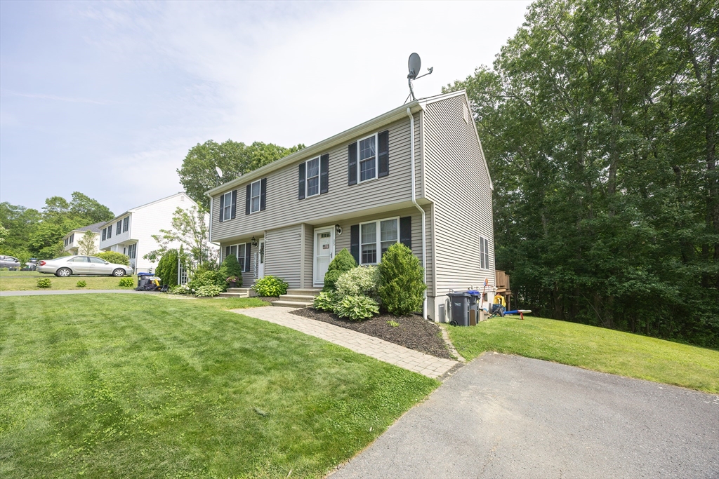 Plainville, Massachusetts 02762, United States, 2 Bedrooms Bedrooms, ,2 BathroomsBathrooms,Residential,Pending,152036