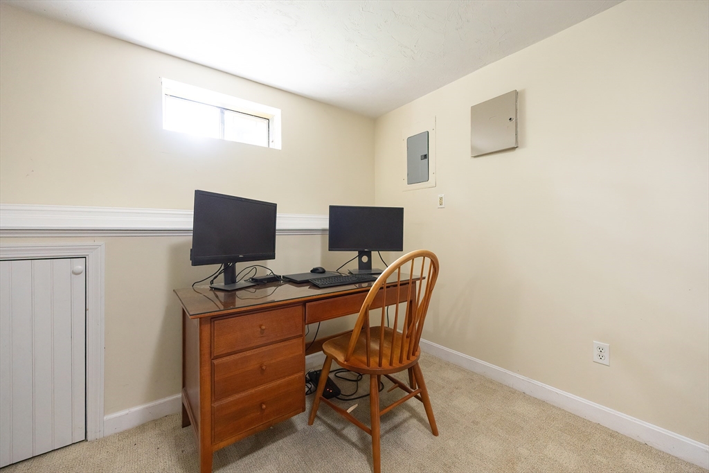 Plainville, Massachusetts 02762, United States, 2 Bedrooms Bedrooms, ,2 BathroomsBathrooms,Residential,Pending,152036