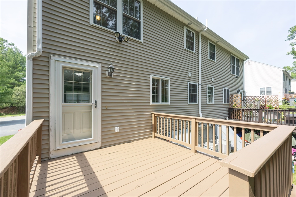 Plainville, Massachusetts 02762, United States, 2 Bedrooms Bedrooms, ,2 BathroomsBathrooms,Residential,Pending,152036