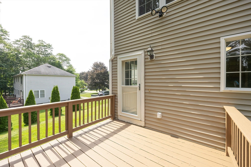 Plainville, Massachusetts 02762, United States, 2 Bedrooms Bedrooms, ,2 BathroomsBathrooms,Residential,Pending,152036