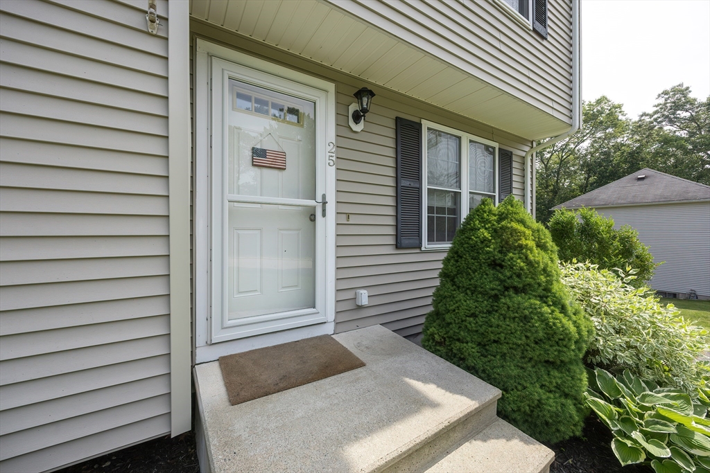 25 Sharlene Ln 25