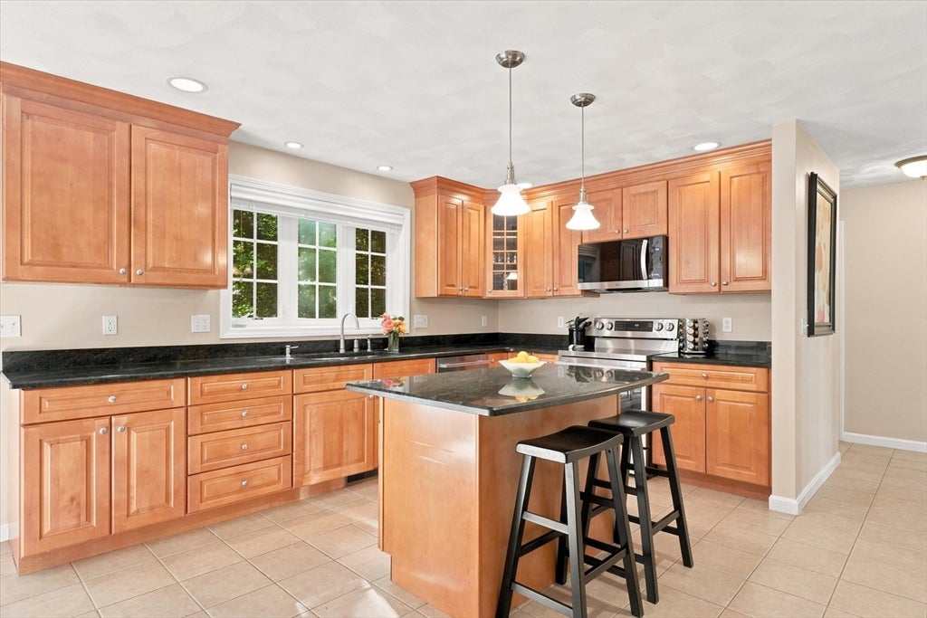 6 Londonderry Ln, Georgetown, MA, 6 Londonderry Ln, Georgetown, MA Photo #8