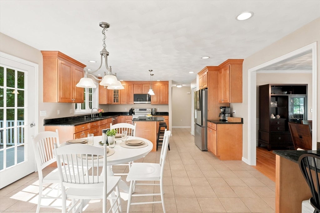 6 Londonderry Ln, Georgetown, MA, 6 Londonderry Ln, Georgetown, MA Photo #11