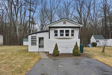 17 Conestoga Trail Brookfield MA 01506