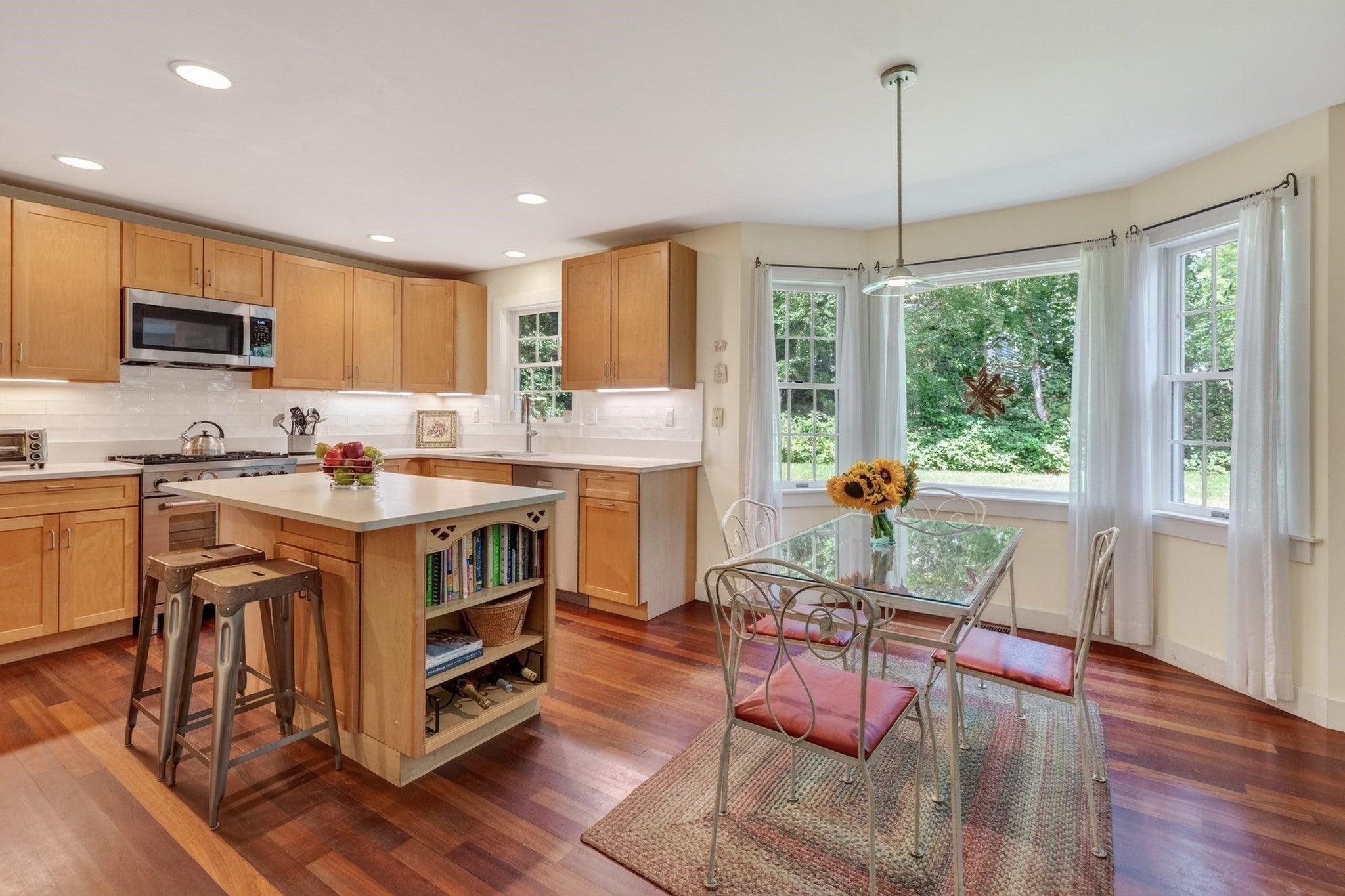 61 Canonicus Ave, Oak Bluffs, MA Photo #11