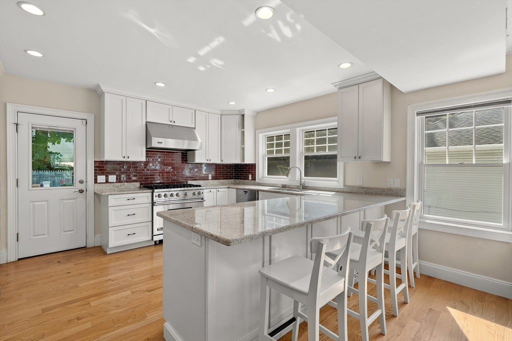37-39 Beaconsfield Road, Brookline, MA, 37-39 Beaconsfield Road, Brookline, MA Photo #2