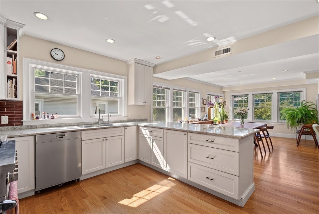 37-39 Beaconsfield Road, Brookline, MA, 37-39 Beaconsfield Road, Brookline, MA Photo #3