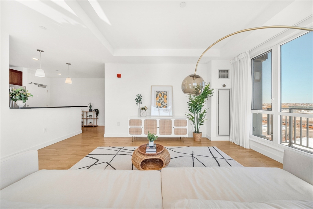 100 Station Lndg 712