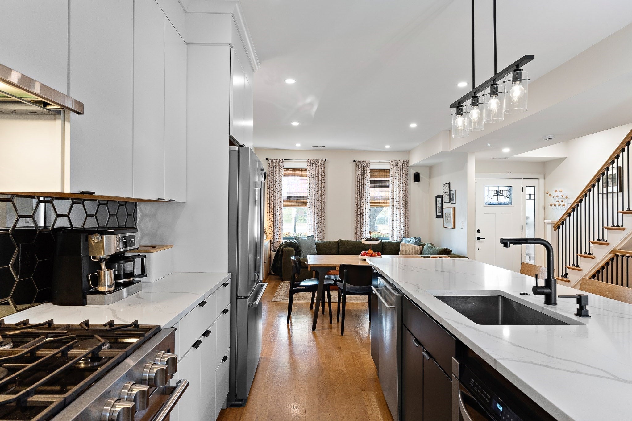 39 Essex St