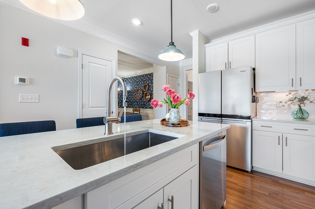 6 Peters Farm Way 411