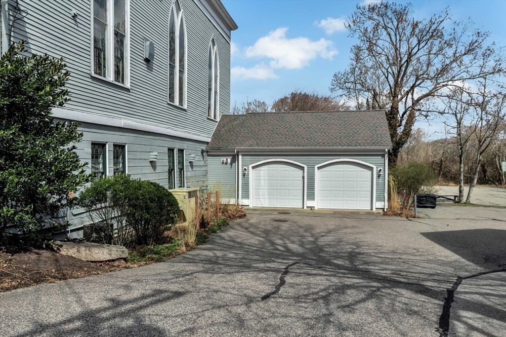 143 Main St