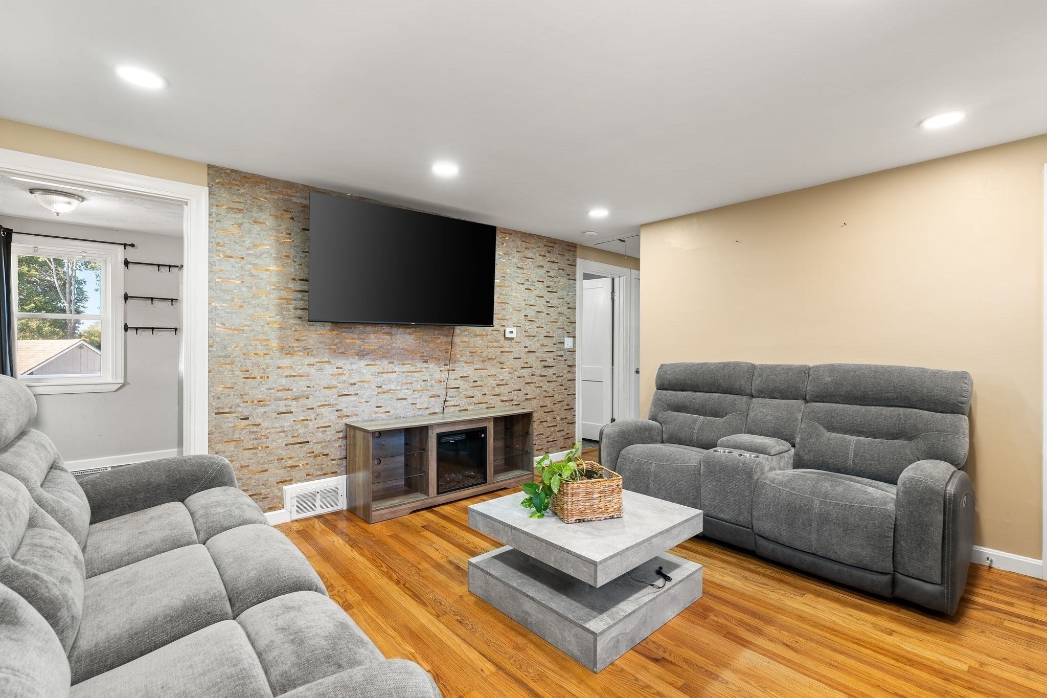 441 E Ashland St, Brockton, MA Photo #8