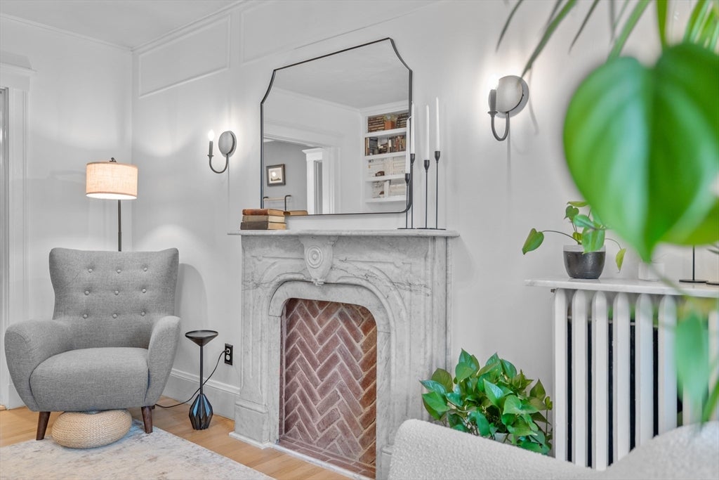 Photo of 427-429 S Huntington Ave, Boston, MA
