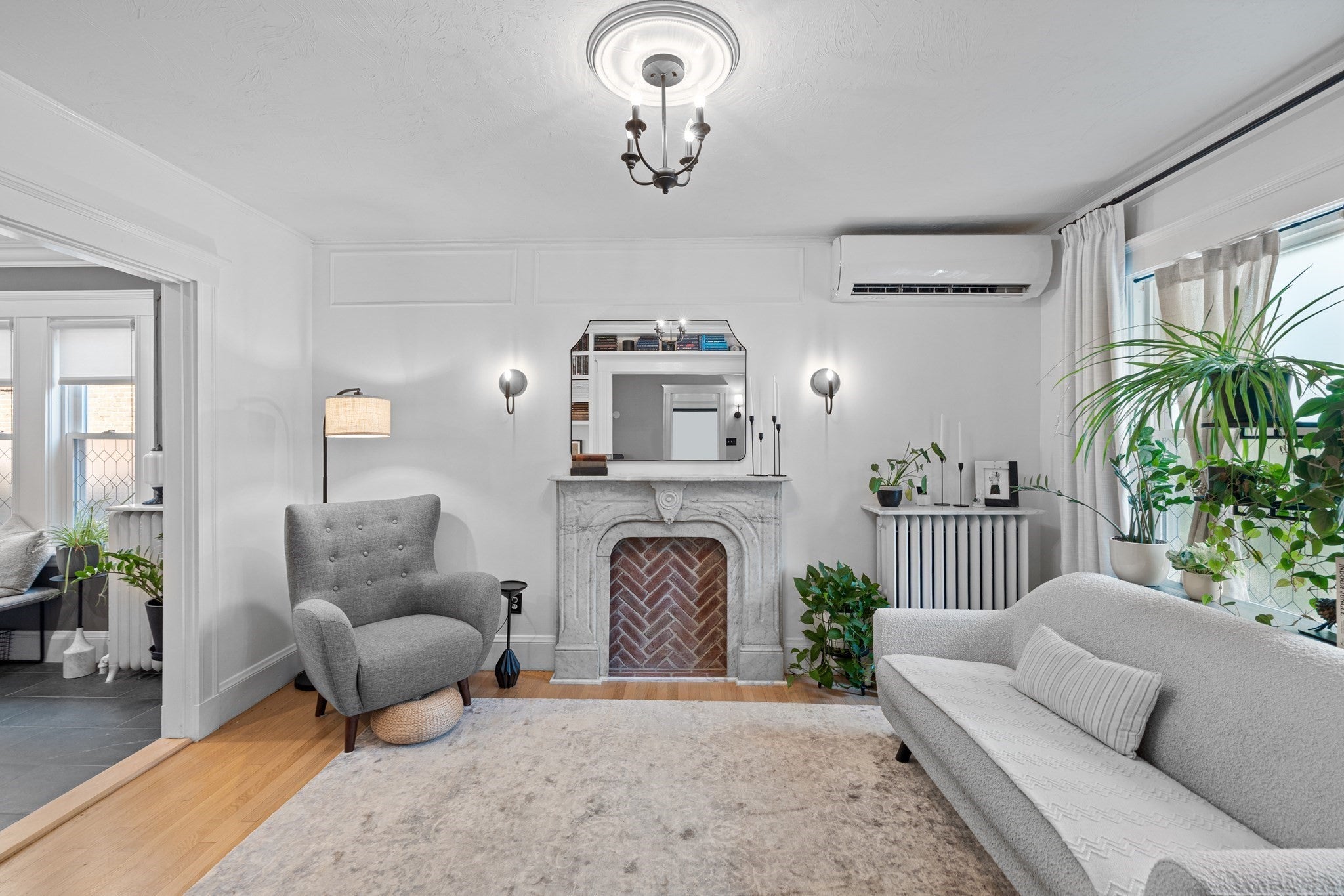 427-429 S Huntington Ave 1