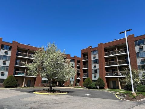 4975 Washington St 109 Boston MA 02132