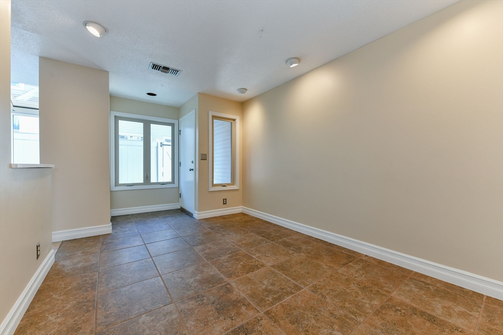 4 Fresh Pond Pl, Cambridge, MA Photo #7