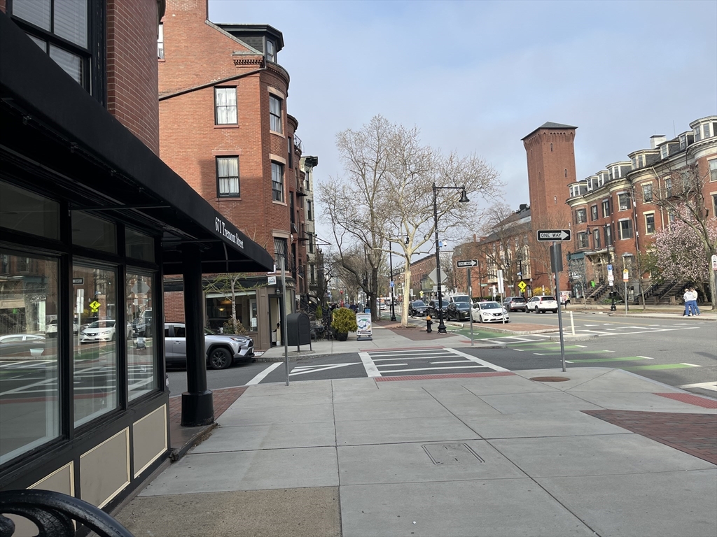 671 Tremont Street 01
