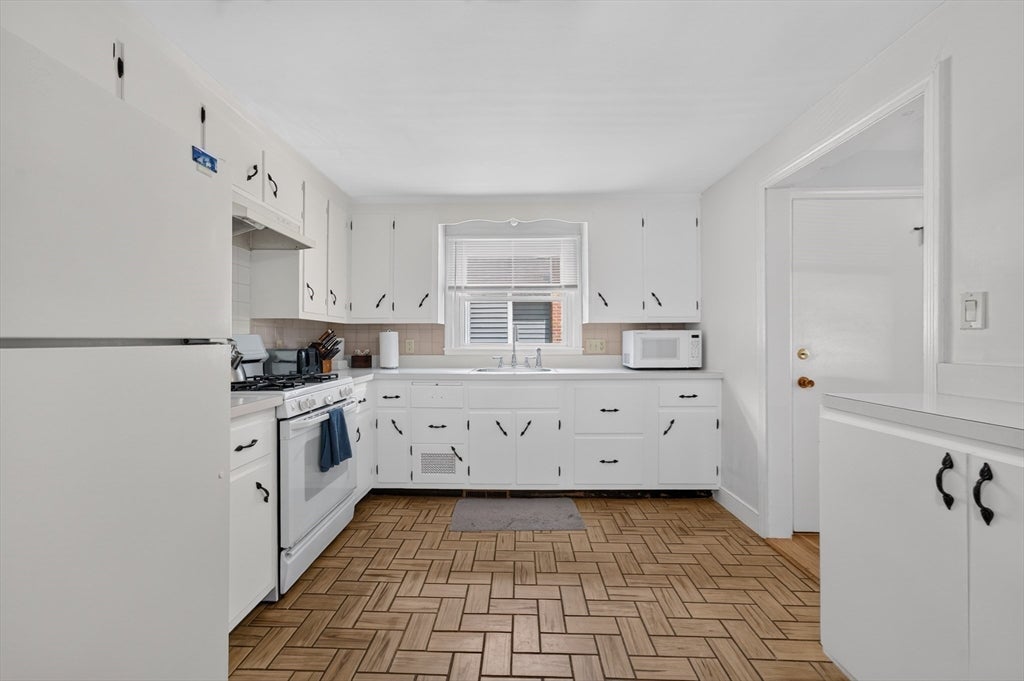 39 Hillsdale Rd, Dedham, MA, 39 Hillsdale Rd, Dedham, MA Photo #11