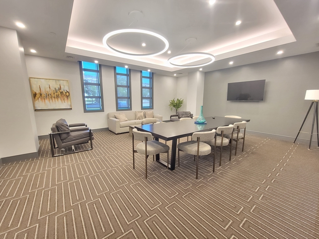 1650 Commonwealth Ave 304A