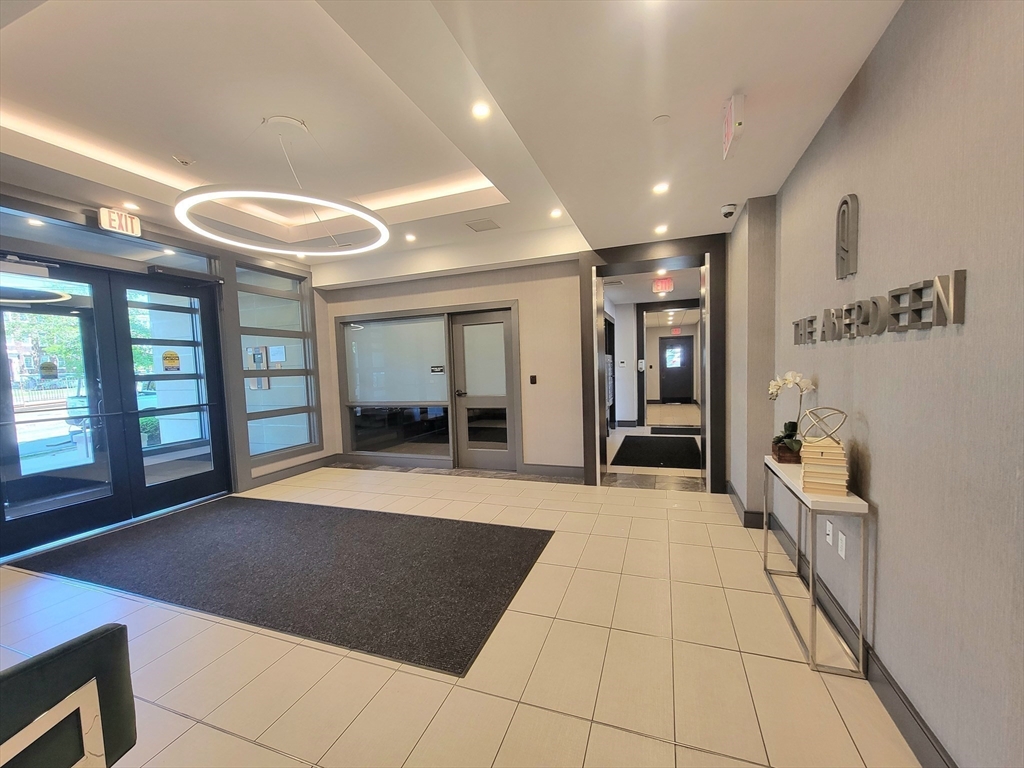 1650 Commonwealth Ave 304A