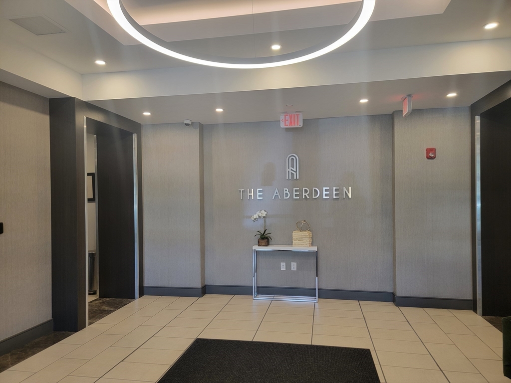 1650 Commonwealth Ave 304A