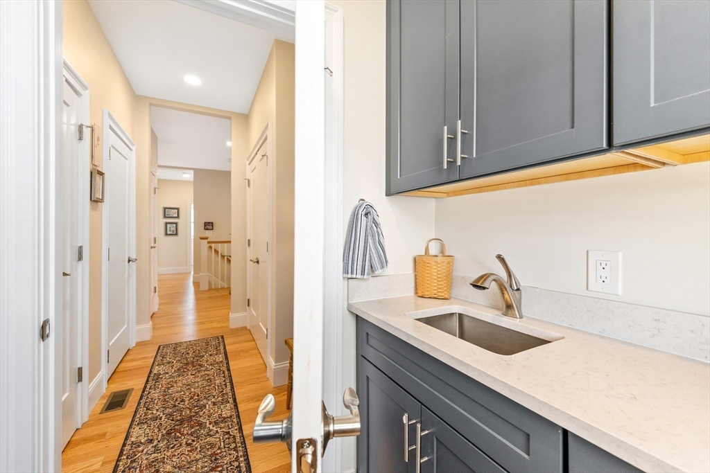 Wrentham, Massachusetts 02093, United States, 2 Bedrooms Bedrooms, ,2 BathroomsBathrooms,Residential,Active,166810