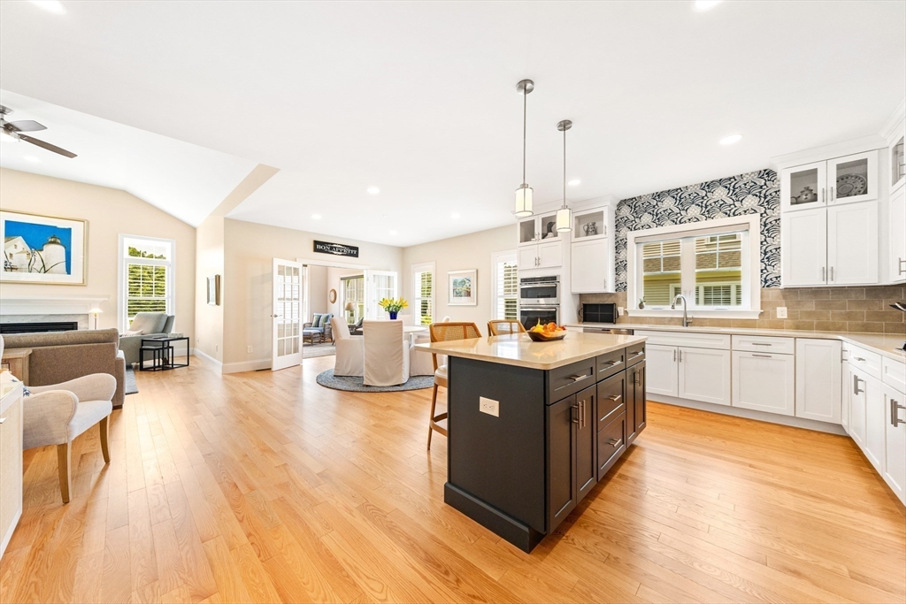 Wrentham, Massachusetts 02093, United States, 2 Bedrooms Bedrooms, ,2 BathroomsBathrooms,Residential,Active,166810