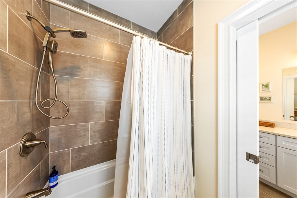 Wrentham, Massachusetts 02093, United States, 2 Bedrooms Bedrooms, ,2 BathroomsBathrooms,Residential,Active,166810