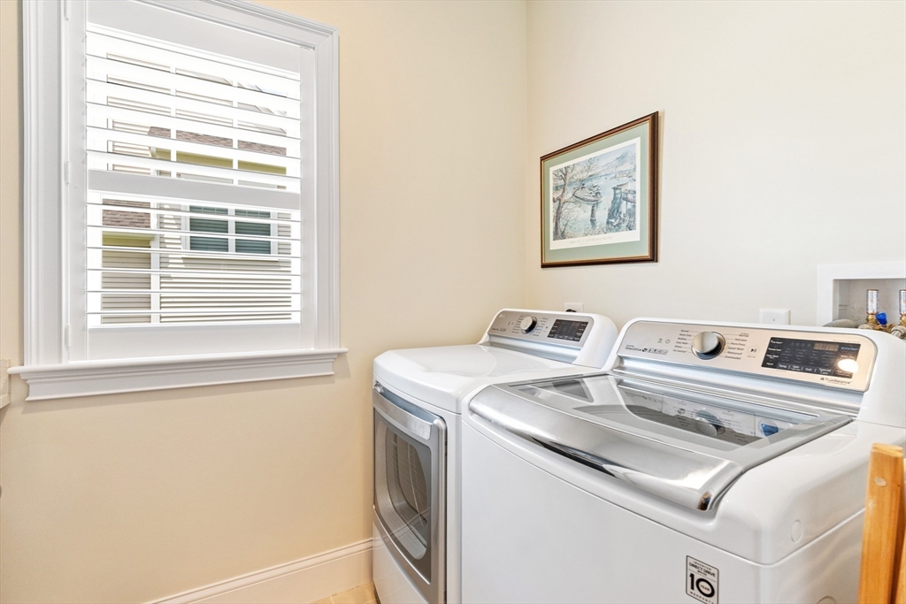 Wrentham, Massachusetts 02093, United States, 2 Bedrooms Bedrooms, ,2 BathroomsBathrooms,Residential,Active,166810