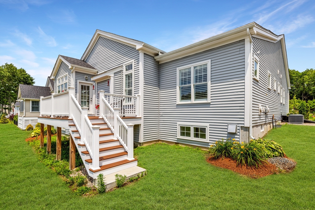 Wrentham, Massachusetts 02093, United States, 2 Bedrooms Bedrooms, ,2 BathroomsBathrooms,Residential,Active,166810