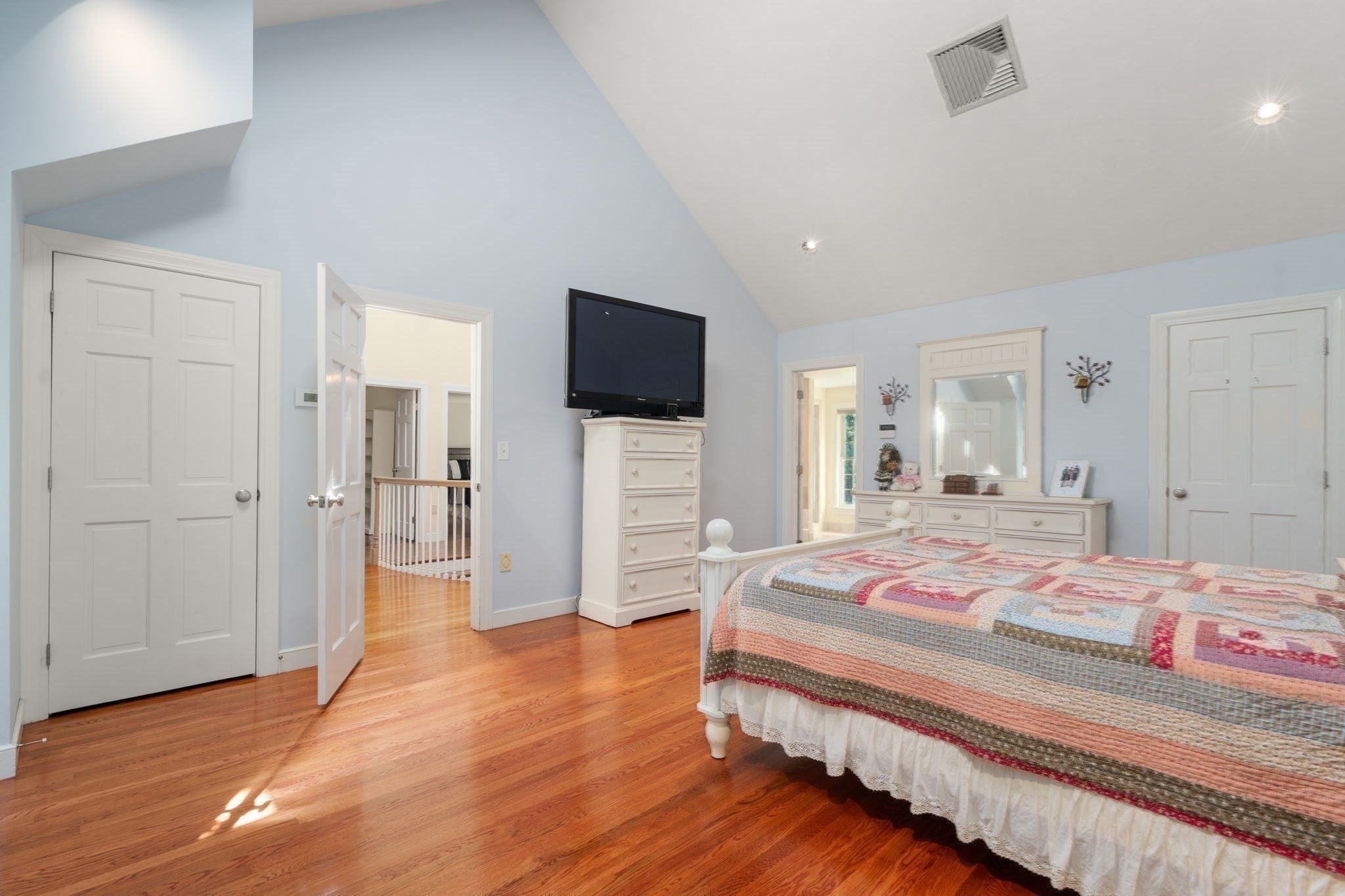 2 Sanger Cir, Dover, MA Photo #20