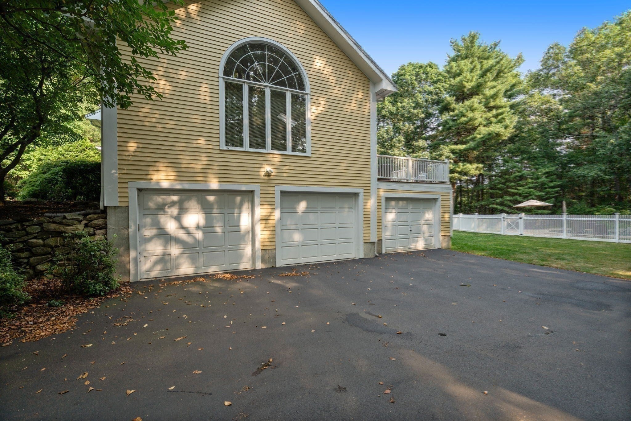 2 Sanger Cir, Dover, MA Photo #35