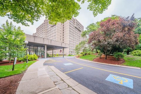 Photo of 250 Hammond Pond Pkwy #1203N, Newton, MA 02467 (MLS # 73523070)