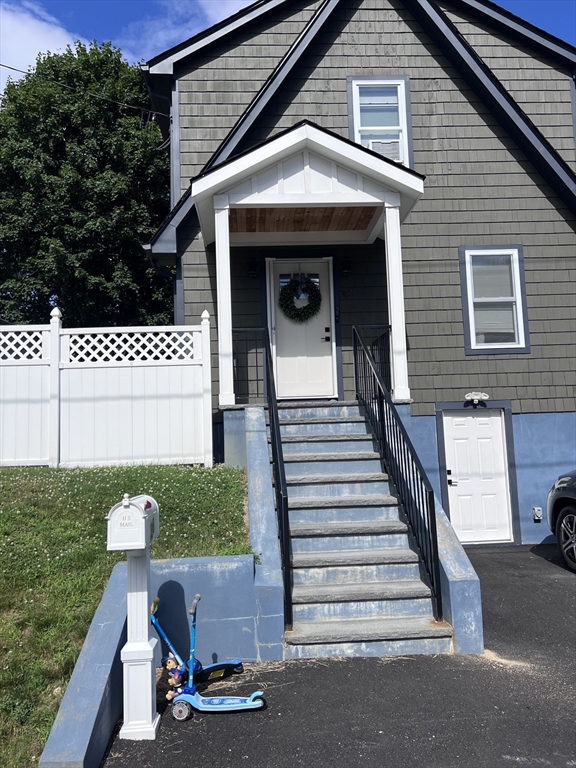 38 Rich St