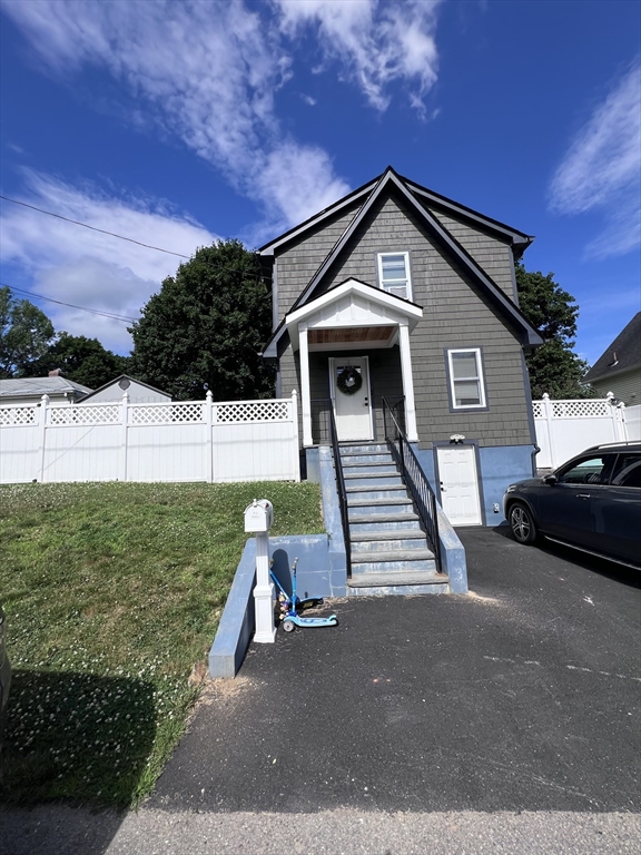 38 Rich St