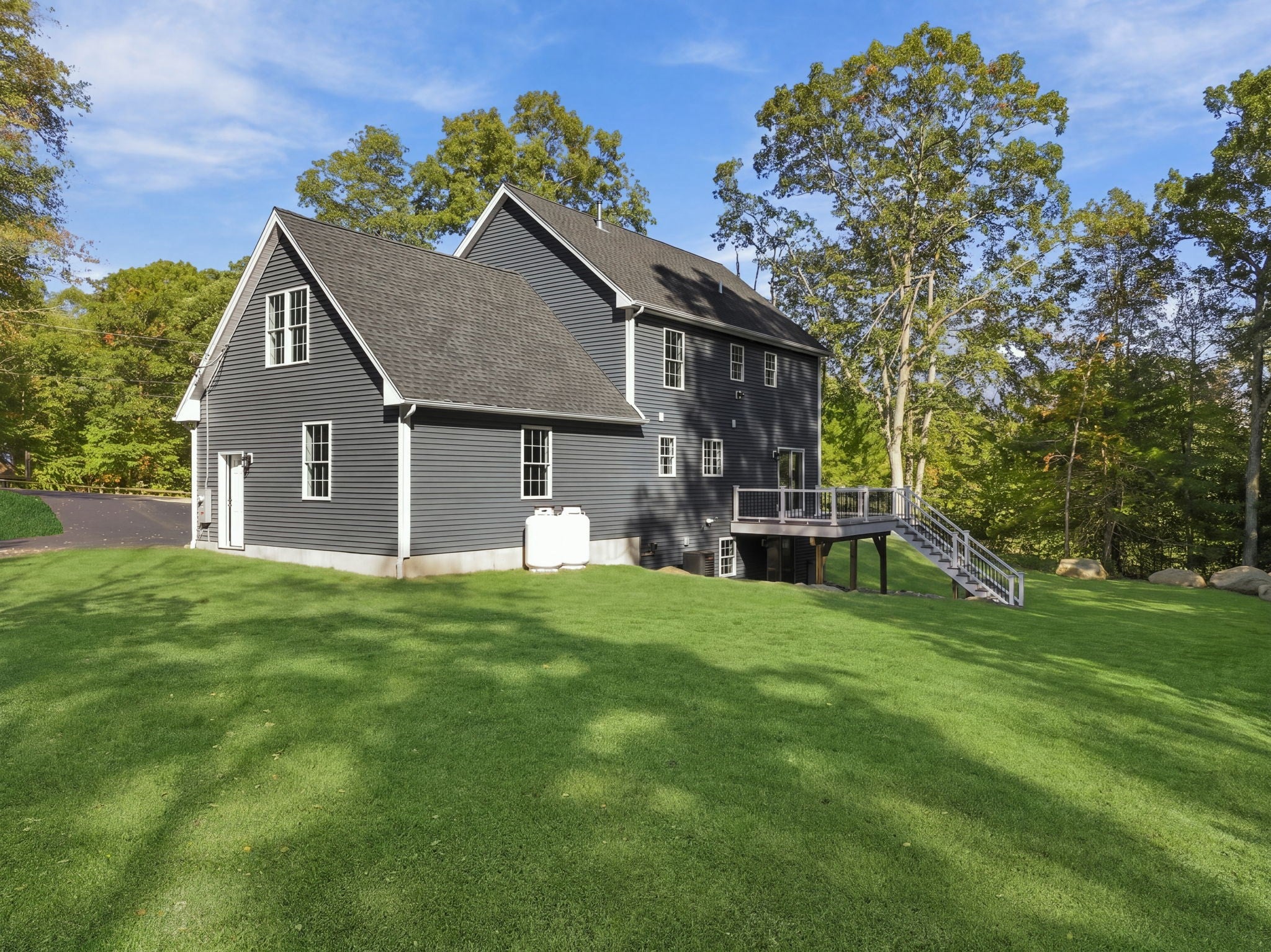 18 Elaine Dr, Hopkinton, RI Photo #2