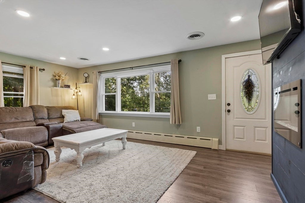 149 North St, East Brookfield, MA, 149 North St, East Brookfield, MA Photo #9