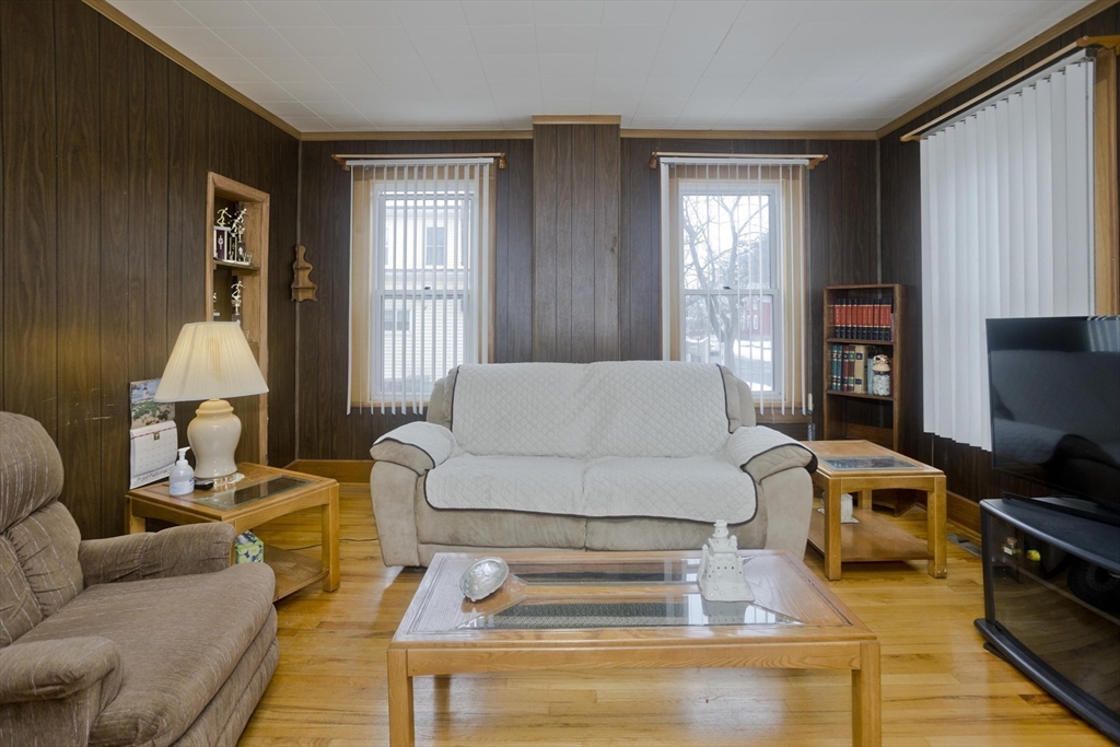 13 Hampden St