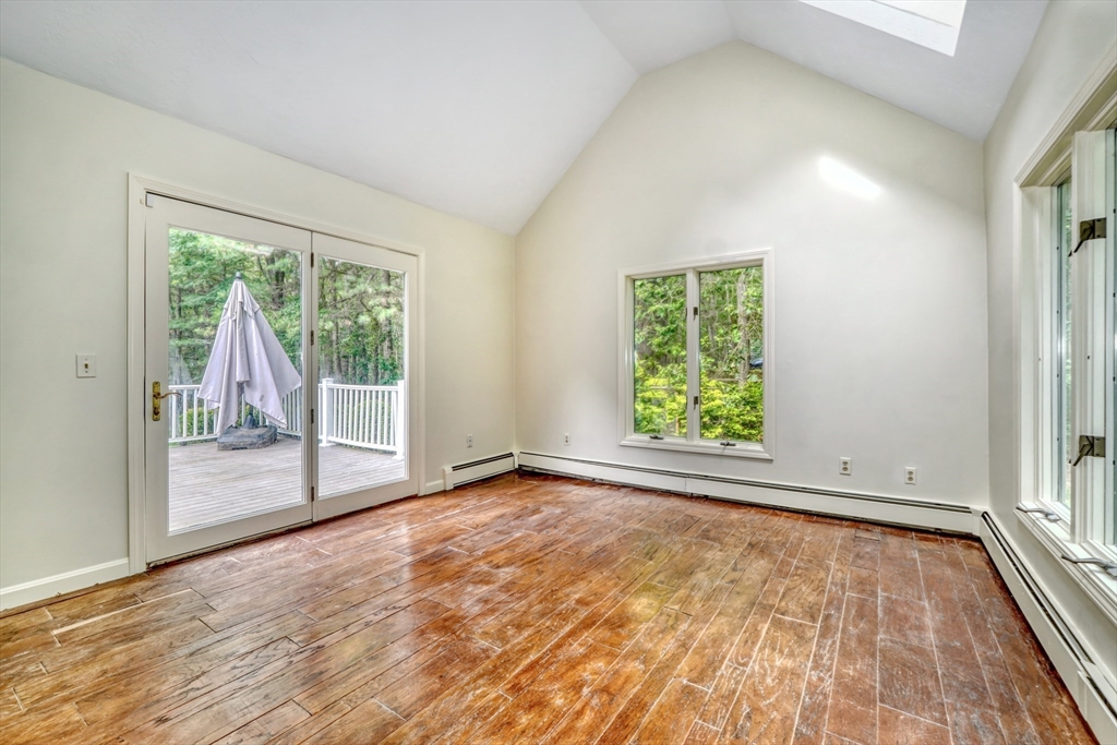 15 Goose Pond Rd