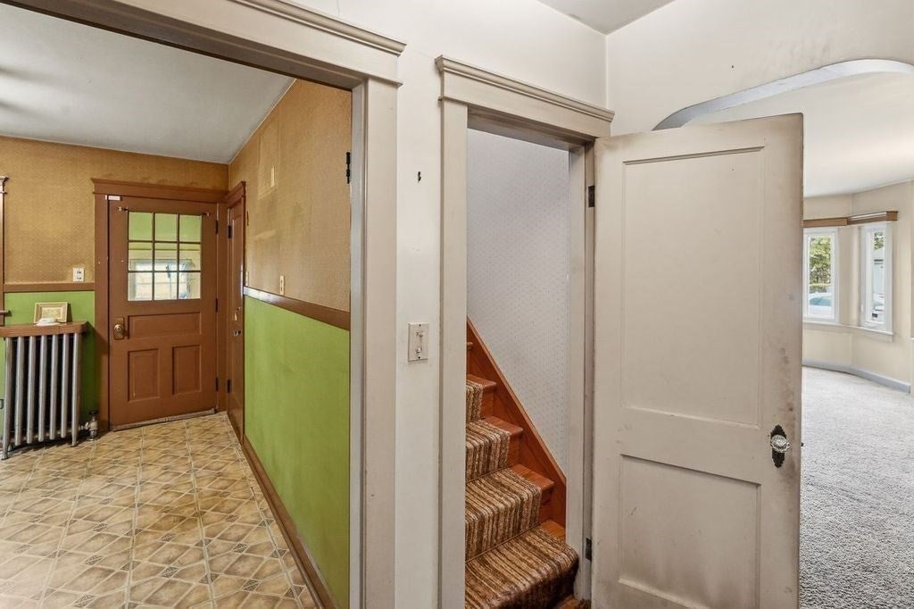 24 Litchfield Avenue, Southbridge, MA Photo #8