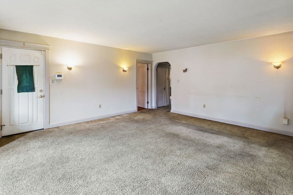 24 Litchfield Avenue, Southbridge, MA Photo #15